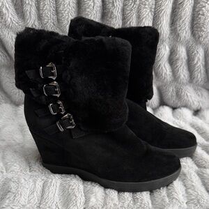 Women's Black Faux Fur Wedge Ankle Boots - Cozy Buckle Detail